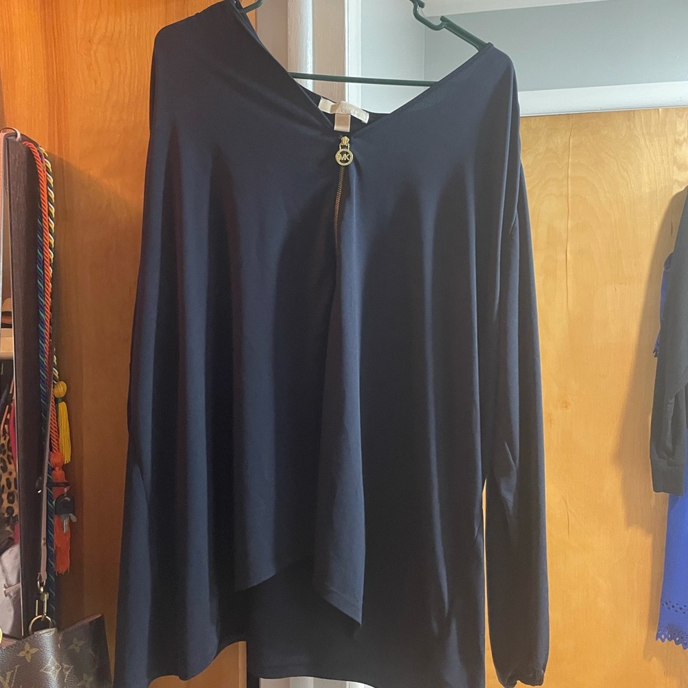 Formal top with half zip and MK bangle